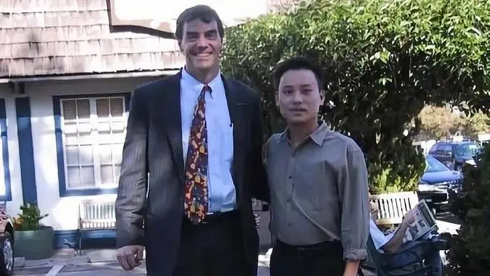 泡泡玛特天使投资人麦刚的“启蒙者”，硅谷风投之父 Tim Draper 如何押注比特币和下一个时代？